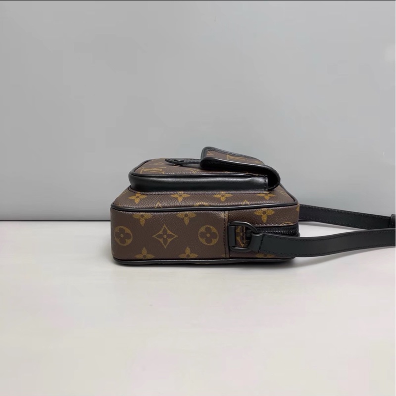 實用日常款😎Lv路易威登老花Christopher相機包手機包單肩斜挎包-9