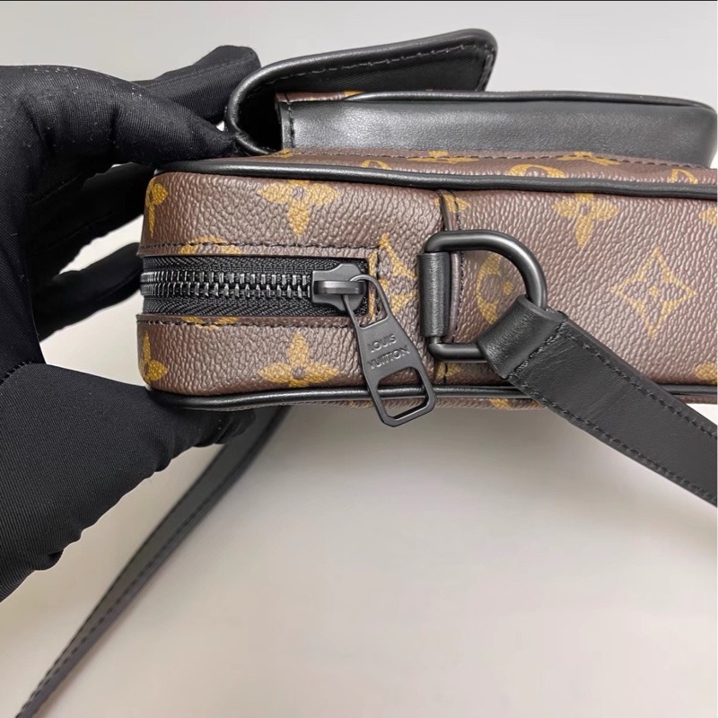 實用日常款😎Lv路易威登老花Christopher相機包手機包單肩斜挎包-13