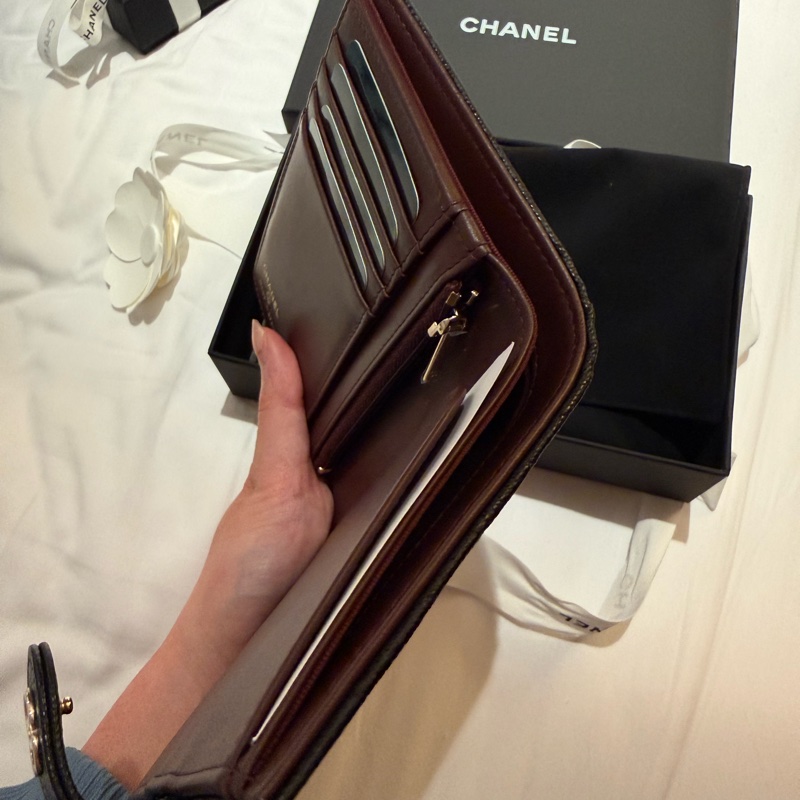 💖Chanel CC logo 護照夾 黑色金釦 荔枝皮💖 全新 2026最新購入-5