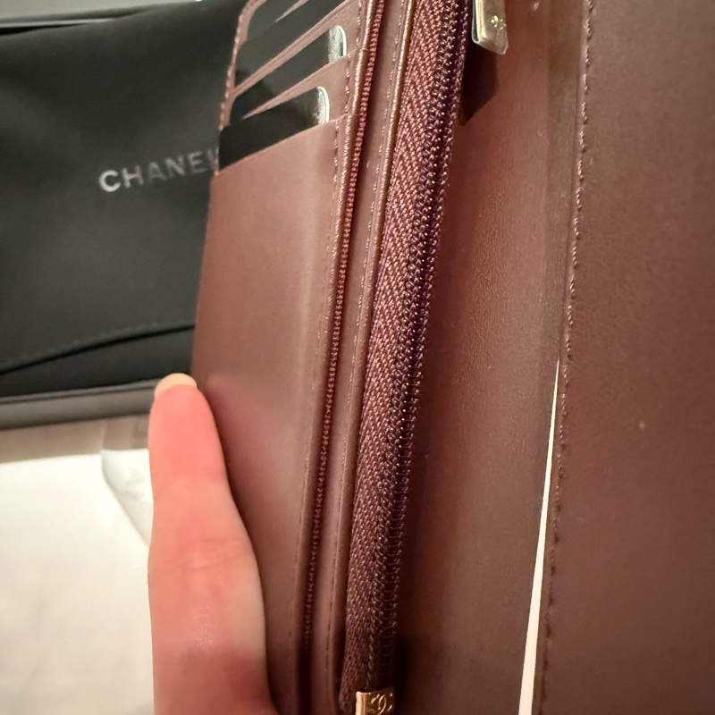 💖Chanel CC logo 護照夾 黑色金釦 荔枝皮💖 全新 2026最新購入-6