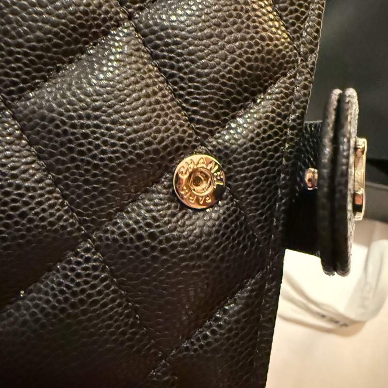 💖Chanel CC logo 護照夾 黑色金釦 荔枝皮💖 全新 2026最新購入-8