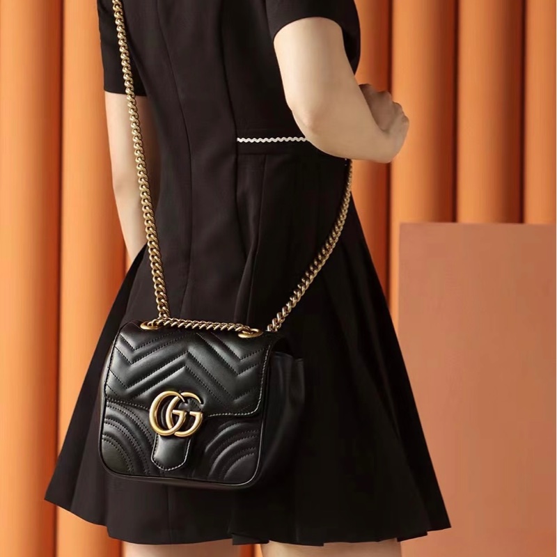 Gucci小方胖古馳馬夢肩背包 Marmont 黑色牛皮金釦方形包款 斜背肩背兩用 739682-7