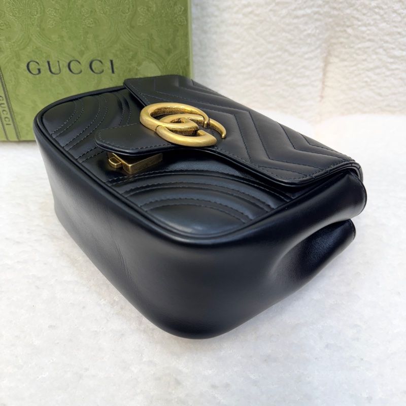 Gucci小方胖古馳馬夢肩背包 Marmont 黑色牛皮金釦方形包款 斜背肩背兩用 739682-24