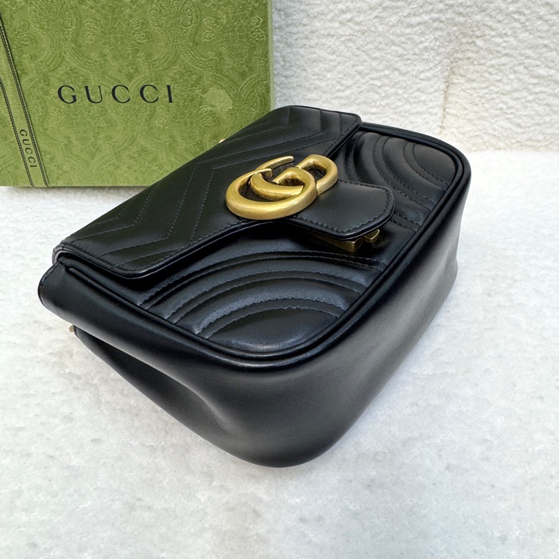 Gucci小方胖古馳馬夢肩背包 Marmont 黑色牛皮金釦方形包款 斜背肩背兩用 739682-25