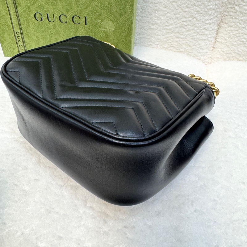 Gucci小方胖古馳馬夢肩背包 Marmont 黑色牛皮金釦方形包款 斜背肩背兩用 739682-26