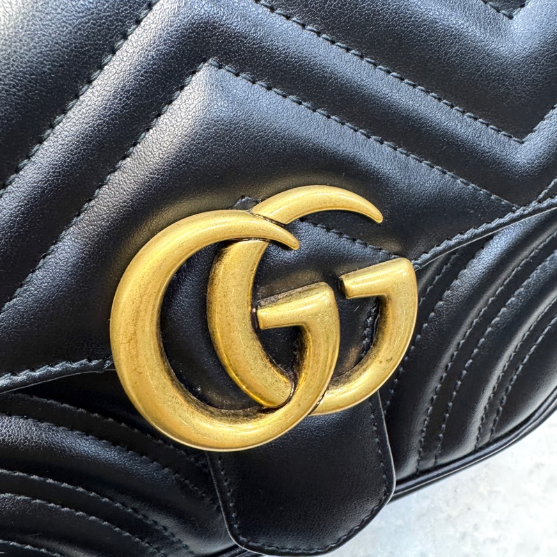 Gucci小方胖古馳馬夢肩背包 Marmont 黑色牛皮金釦方形包款 斜背肩背兩用 739682-30