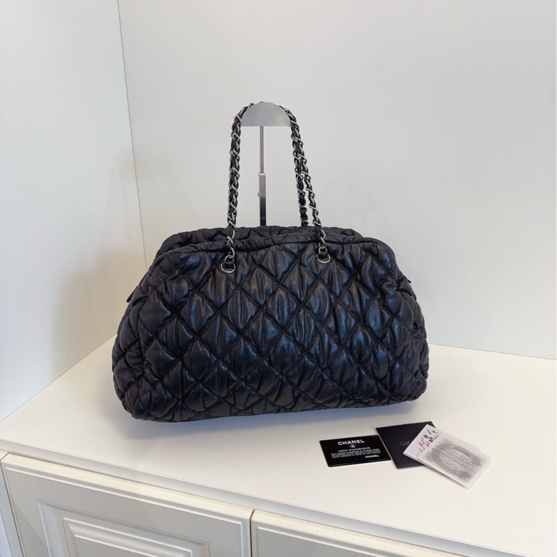 ✨Chanel 黑銀泡芙 波士頓手提包 98🆕-3