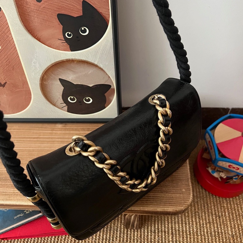 ✨Chanel 黑金孟買郵差 2Way 整體狀況不錯🖤-6