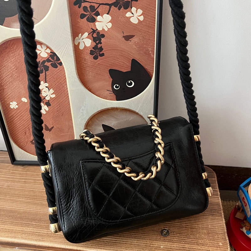 ✨Chanel 黑金孟買郵差 2Way 整體狀況不錯🖤-8