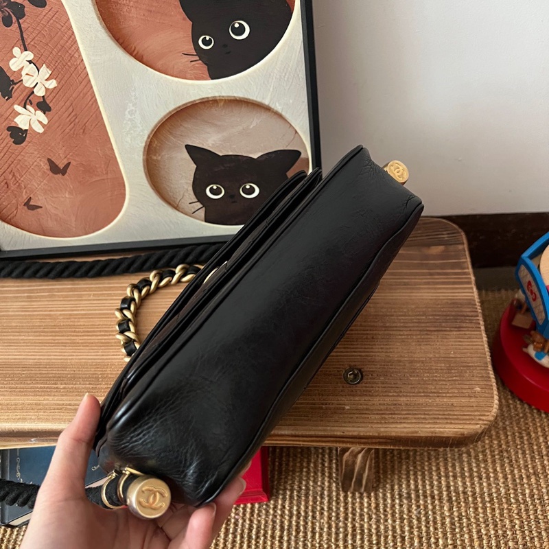 ✨Chanel 黑金孟買郵差 2Way 整體狀況不錯🖤-9