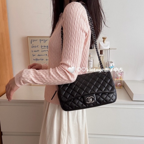 ✨Chanel 黑銀油蠟皮 easy flap 機場包🖤