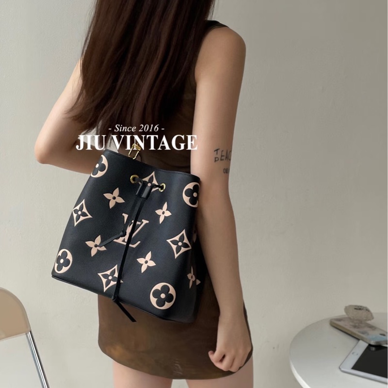 路易威登水桶包 Louis Vuitton NeoNoe MM 黑拼米牛皮✨熊貓配色經典款 斜背肩背兩用 M45497-6