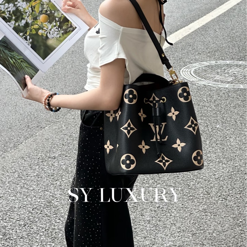 路易威登水桶包 Louis Vuitton NeoNoe MM 黑拼米牛皮✨熊貓配色經典款 斜背肩背兩用 M45497-8