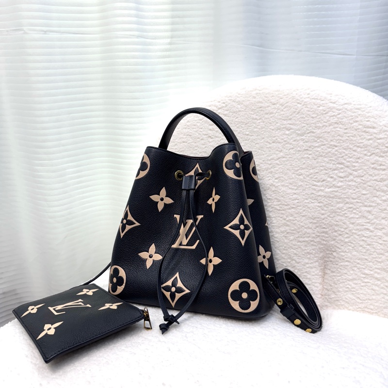 路易威登水桶包 Louis Vuitton NeoNoe MM 黑拼米牛皮✨熊貓配色經典款 斜背肩背兩用 M45497-14