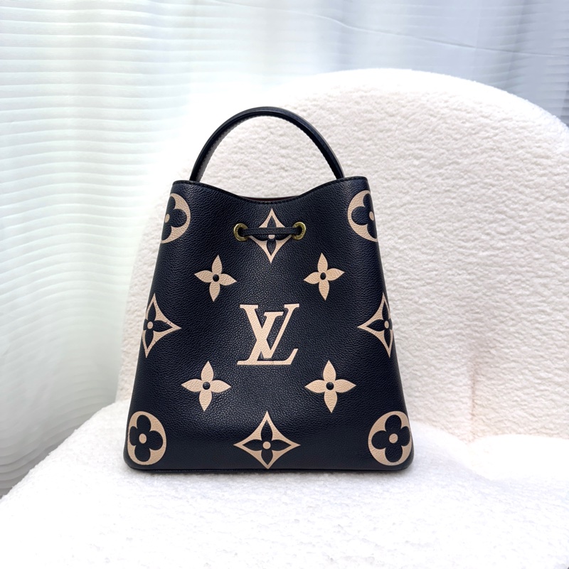 路易威登水桶包 Louis Vuitton NeoNoe MM 黑拼米牛皮✨熊貓配色經典款 斜背肩背兩用 M45497-16