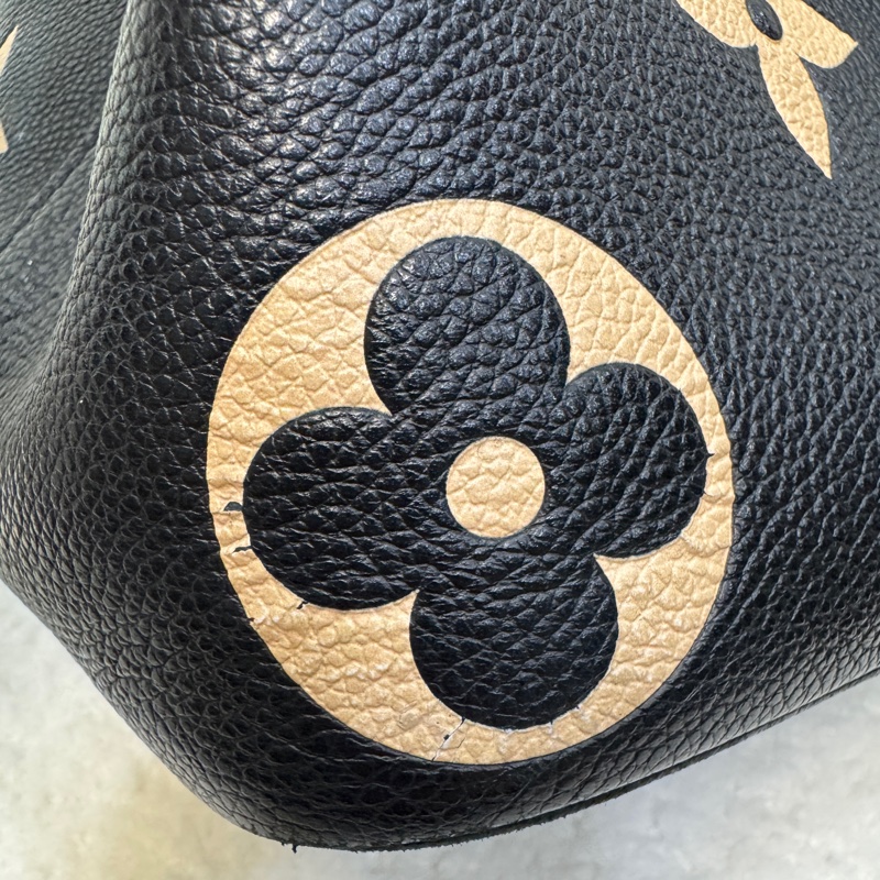 路易威登水桶包 Louis Vuitton NeoNoe MM 黑拼米牛皮✨熊貓配色經典款 斜背肩背兩用 M45497-28