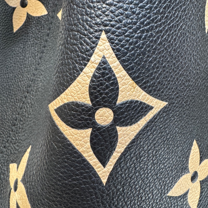 路易威登水桶包 Louis Vuitton NeoNoe MM 黑拼米牛皮✨熊貓配色經典款 斜背肩背兩用 M45497-29