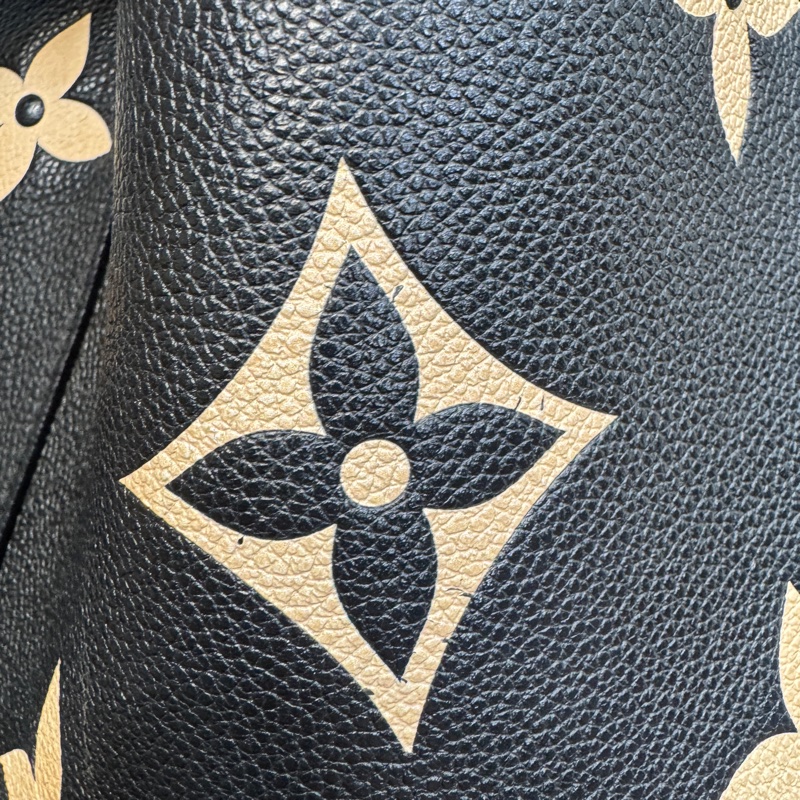 路易威登水桶包 Louis Vuitton NeoNoe MM 黑拼米牛皮✨熊貓配色經典款 斜背肩背兩用 M45497-32