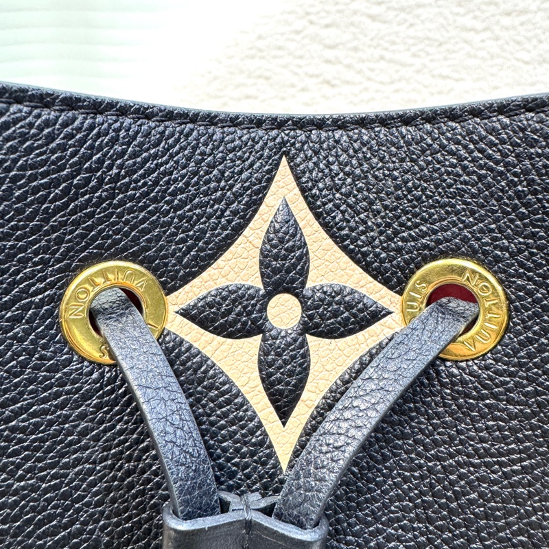 路易威登水桶包 Louis Vuitton NeoNoe MM 黑拼米牛皮✨熊貓配色經典款 斜背肩背兩用 M45497-37