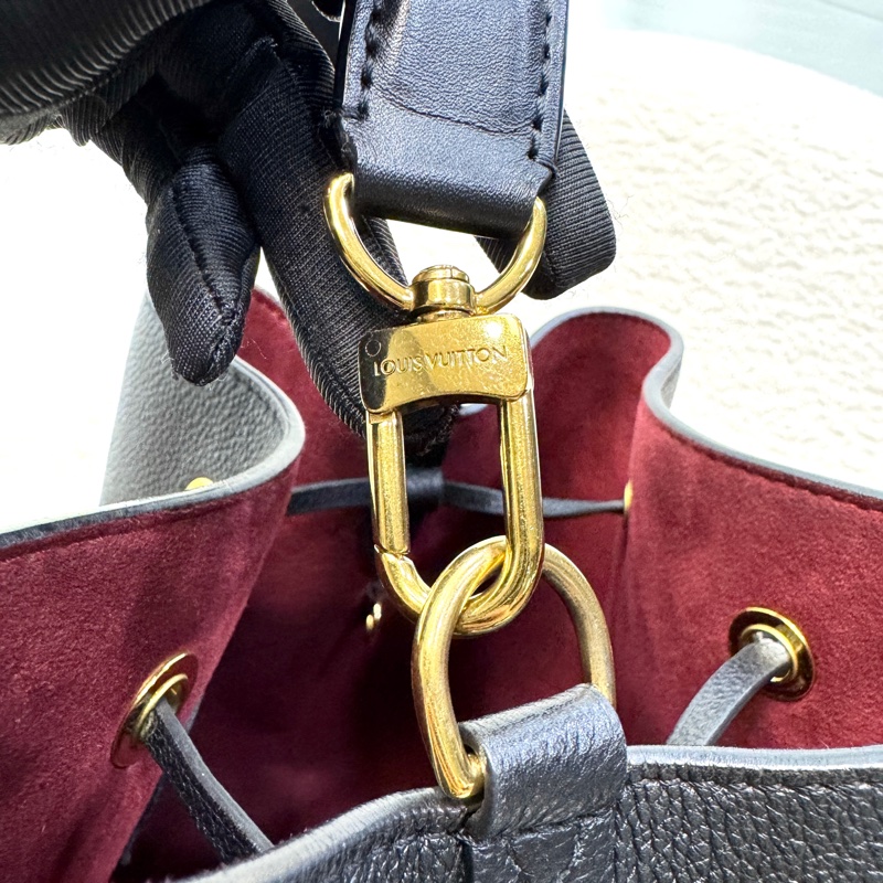 路易威登水桶包 Louis Vuitton NeoNoe MM 黑拼米牛皮✨熊貓配色經典款 斜背肩背兩用 M45497-38