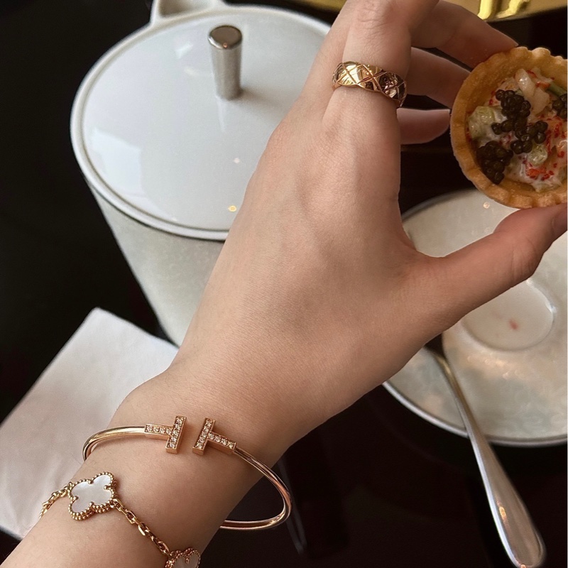 Tiffany/蒂芙尼 T系列 18K玫瑰金 鑲鑽線圈手鐲-4
