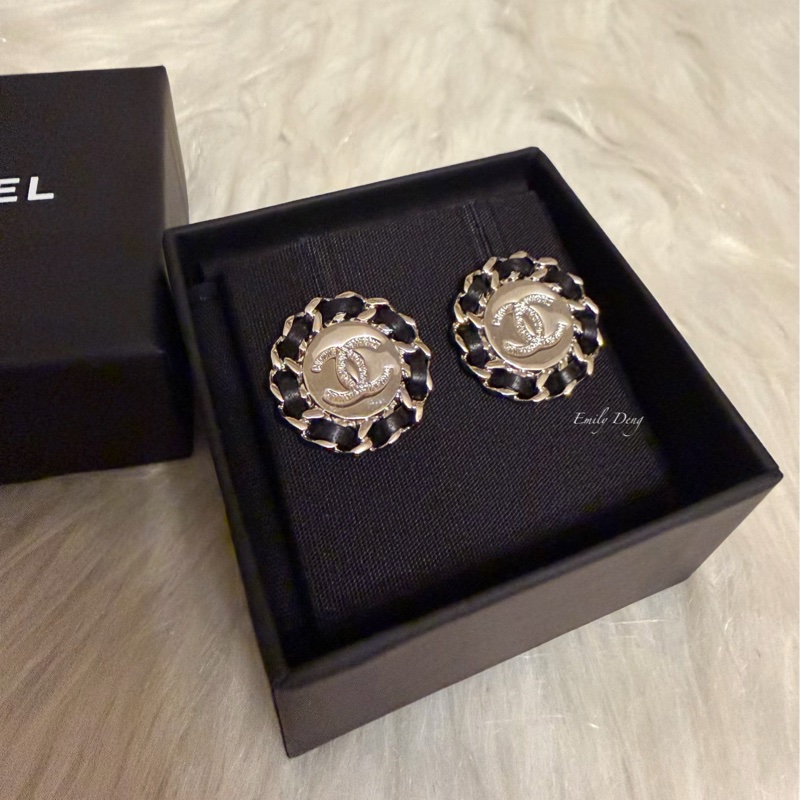 Chanel 圓形皮穿鏈耳環-1