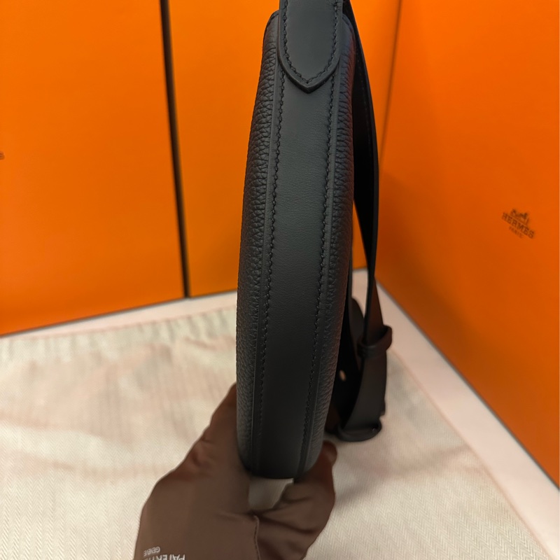 Hermes P'tit Arcon 月亮包 黑金 小號肩背包-3