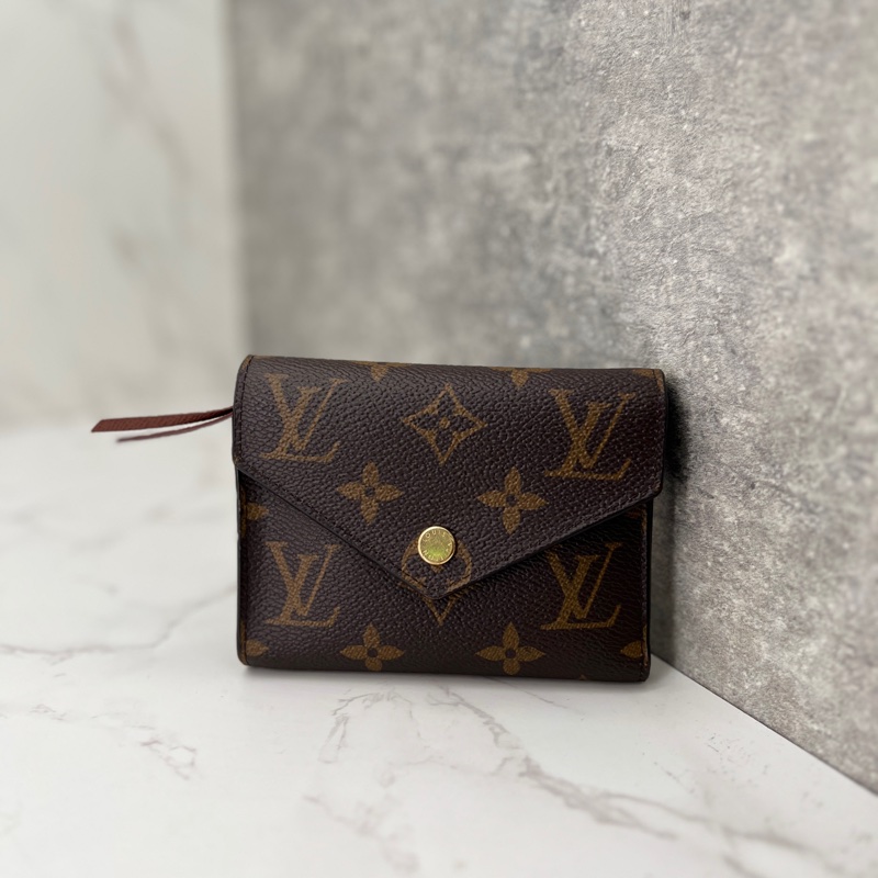 香緹國際精品916 LV 老花短夾 盒裝完整-0