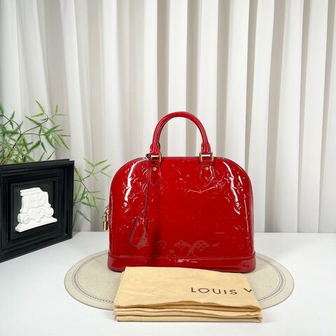 LV路易威登 Alma貝殼包 紅色漆皮 經典老花壓紋 金色五金配件 質感高級 容量大 實用百搭 內裡乾淨