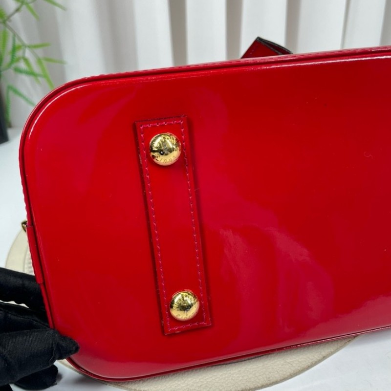 LV路易威登 Alma貝殼包 紅色漆皮 經典老花壓紋 金色五金配件 質感高級 容量大 實用百搭 內裡乾淨-9