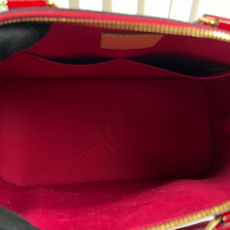 LV路易威登 Alma貝殼包 紅色漆皮 經典老花壓紋 金色五金配件 質感高級 容量大 實用百搭 內裡乾淨-11