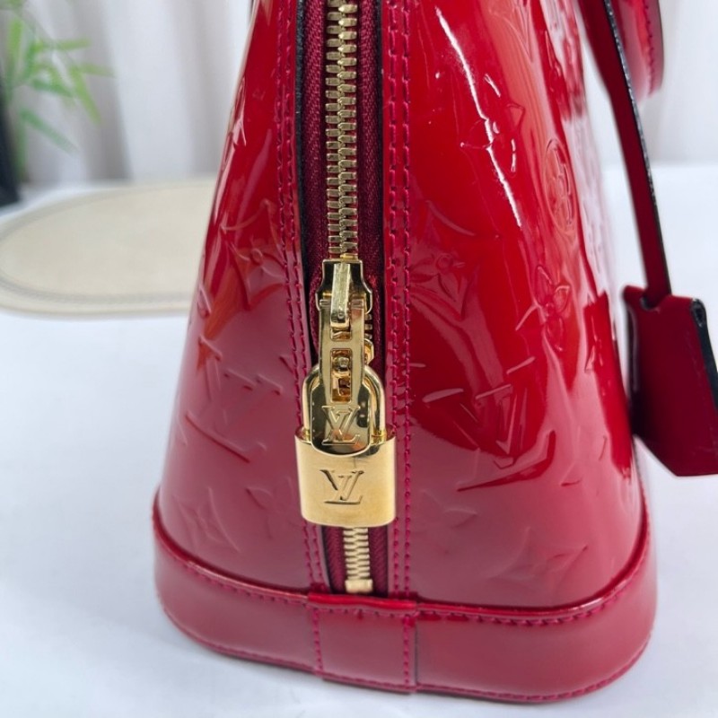 LV路易威登 Alma貝殼包 紅色漆皮 經典老花壓紋 金色五金配件 質感高級 容量大 實用百搭 內裡乾淨-12