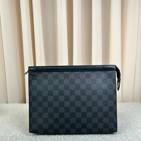 LV路易威登黑色棋盤格手拿包洗漱包 經典棋盤格配黑色皮革 銀色五金 低調奢華 內裡乾淨整潔 容量實用