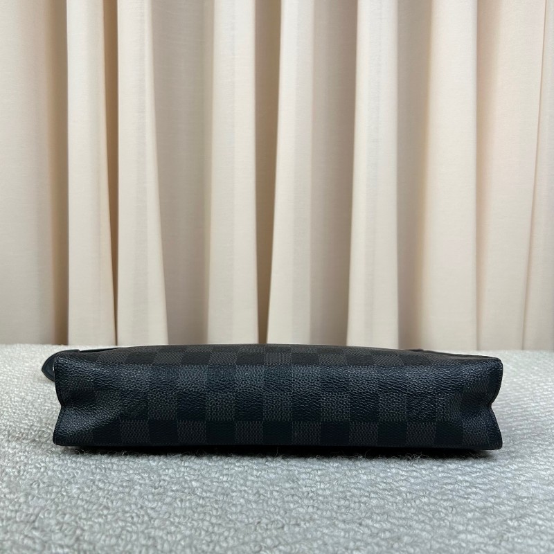 LV路易威登黑色棋盤格手拿包洗漱包 經典棋盤格配黑色皮革 銀色五金 低調奢華 內裡乾淨整潔 容量實用-4