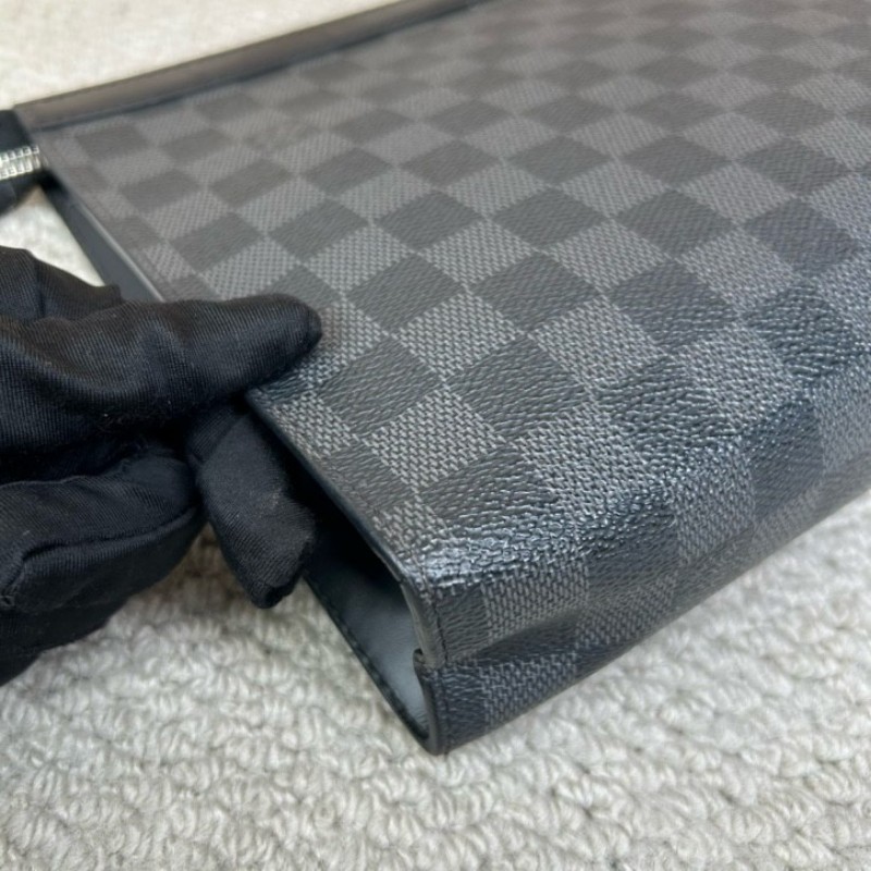 LV路易威登黑色棋盤格手拿包洗漱包 經典棋盤格配黑色皮革 銀色五金 低調奢華 內裡乾淨整潔 容量實用-8