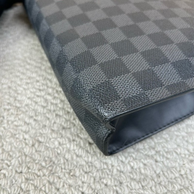 LV路易威登黑色棋盤格手拿包洗漱包 經典棋盤格配黑色皮革 銀色五金 低調奢華 內裡乾淨整潔 容量實用-9