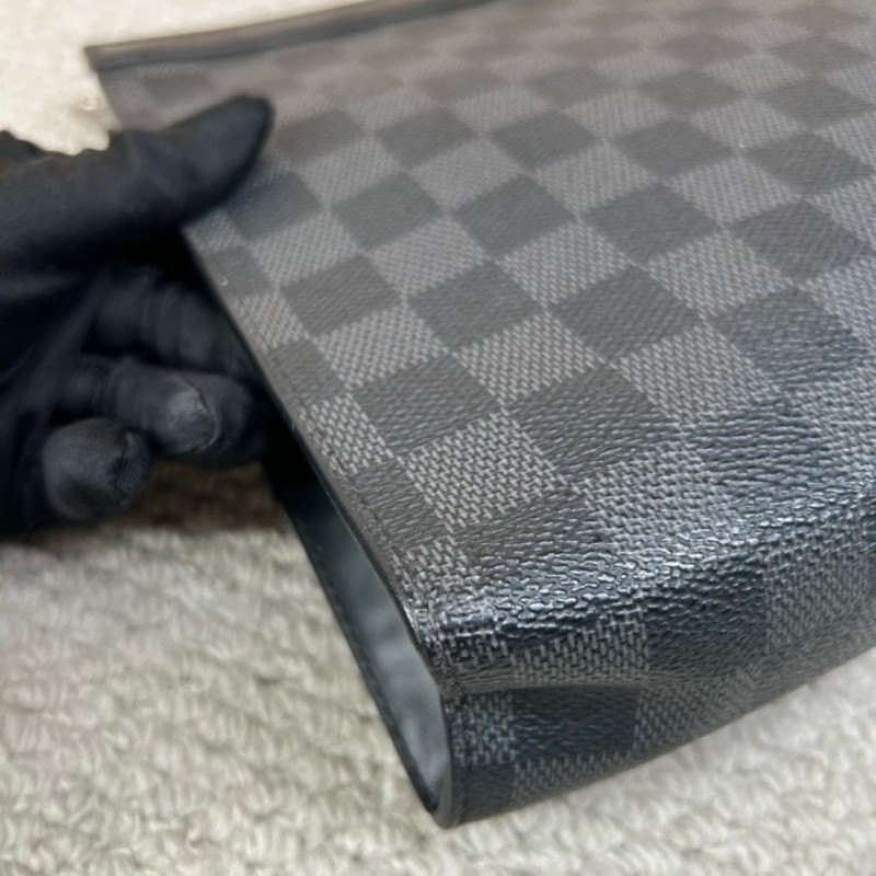 LV路易威登黑色棋盤格手拿包洗漱包 經典棋盤格配黑色皮革 銀色五金 低調奢華 內裡乾淨整潔 容量實用-10