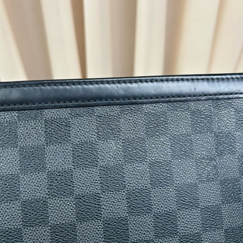 LV路易威登黑色棋盤格手拿包洗漱包 經典棋盤格配黑色皮革 銀色五金 低調奢華 內裡乾淨整潔 容量實用-20