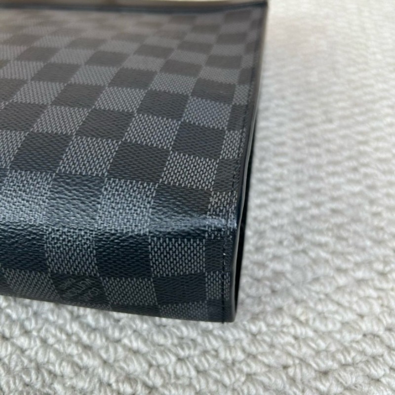 LV路易威登黑色棋盤格手拿包洗漱包 經典棋盤格配黑色皮革 低調奢華 內裡乾淨整潔 容量實用-10