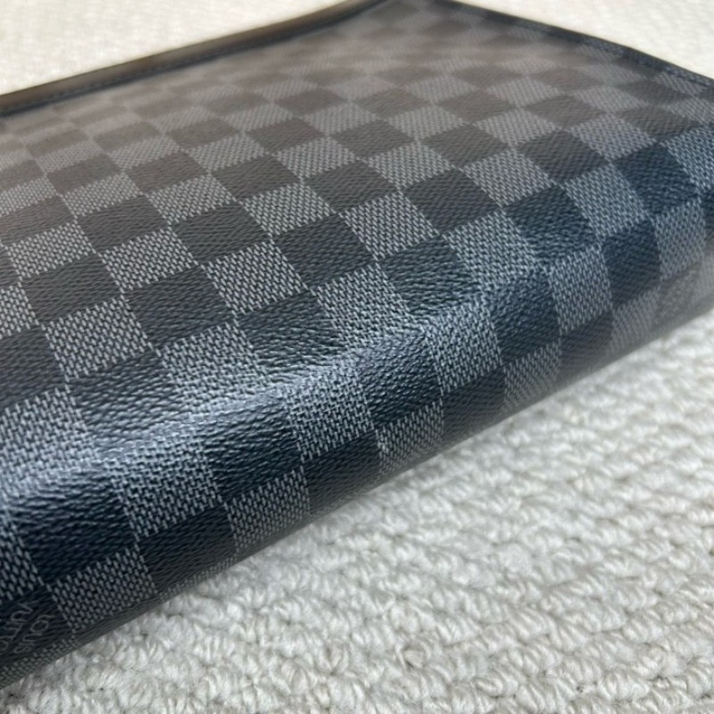 LV路易威登黑色棋盤格手拿包洗漱包 經典棋盤格配黑色皮革 低調奢華 內裡乾淨整潔 容量實用-11