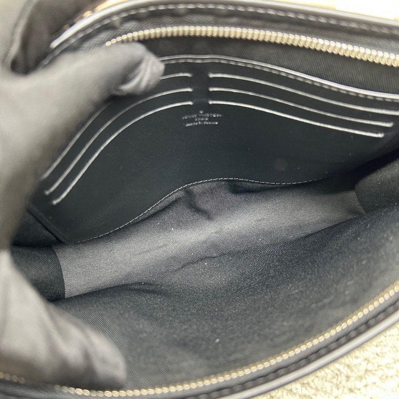 LV路易威登黑色棋盤格手拿包洗漱包 經典棋盤格配黑色皮革 低調奢華 內裡乾淨整潔 容量實用-12