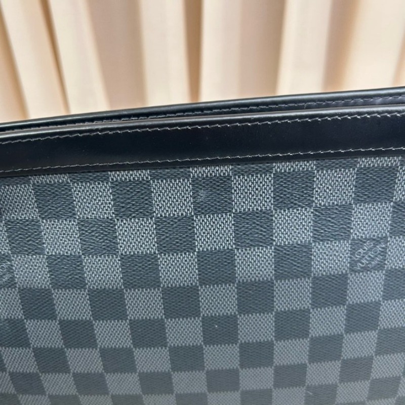 LV路易威登黑色棋盤格手拿包洗漱包 經典棋盤格配黑色皮革 低調奢華 內裡乾淨整潔 容量實用-16