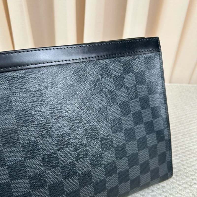 LV路易威登黑色棋盤格手拿包洗漱包 經典棋盤格配黑色皮革 低調奢華 內裡乾淨整潔 容量實用-17