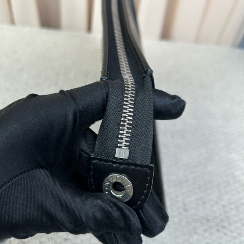 LV路易威登黑色棋盤格手拿包洗漱包 經典棋盤格配黑色皮革 低調奢華 內裡乾淨整潔 容量實用-18