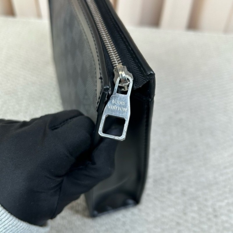 LV路易威登黑色棋盤格手拿包洗漱包 經典棋盤格配黑色皮革 低調奢華 內裡乾淨整潔 容量實用-19