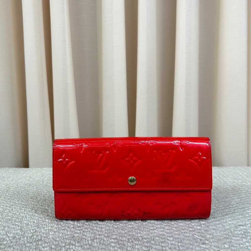 LV路易威登紅色漆皮長款錢包 金色五金 卡位多 容量足 實用性強 顏色亮眼-0