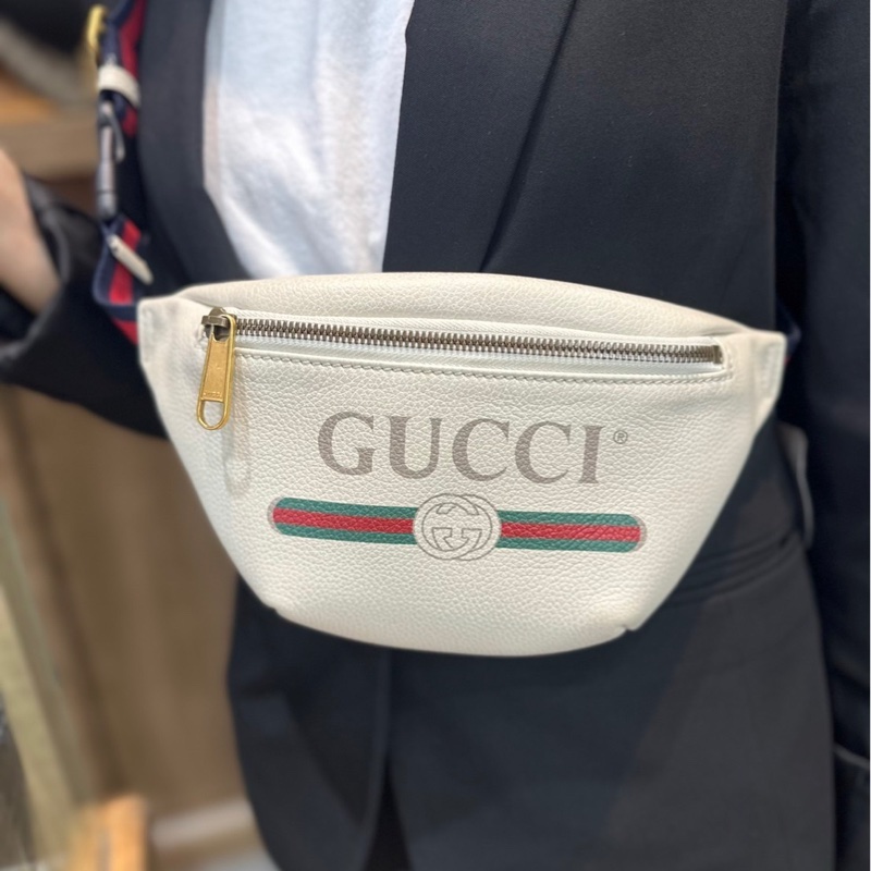 出清平台最低價專櫃熱賣款✨ GUCCI 古馳 經典印花LOGO綠紅綠條紋設計牛皮拉鍊胸包/腰包(米白)-4