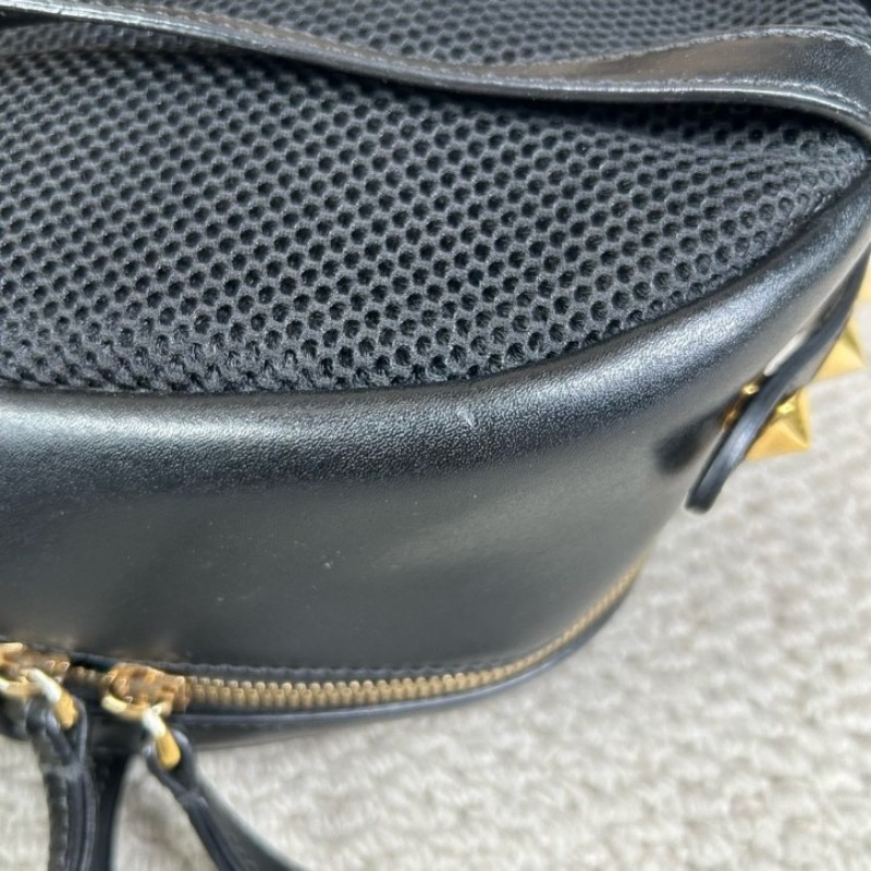 芬迪Fendi黑金佈面金色眼睛小怪獸雙肩包 休閒百搭的一款包包 小怪獸的設計感更增加了靈動感 容量實用 日常百搭-7