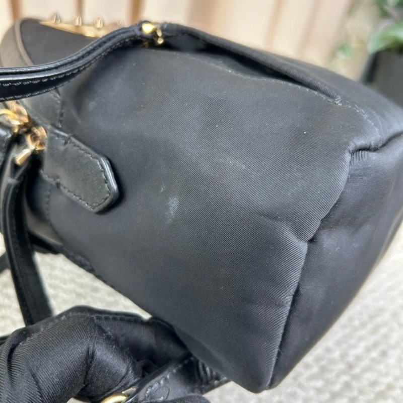 芬迪Fendi黑金佈面金色眼睛小怪獸雙肩包 休閒百搭的一款包包 小怪獸的設計感更增加了靈動感 容量實用 日常百搭-12