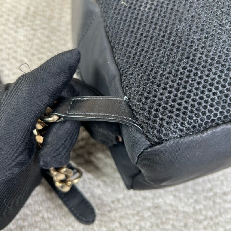 芬迪Fendi黑金佈面金色眼睛小怪獸雙肩包 休閒百搭的一款包包 小怪獸的設計感更增加了靈動感 容量實用 日常百搭-13